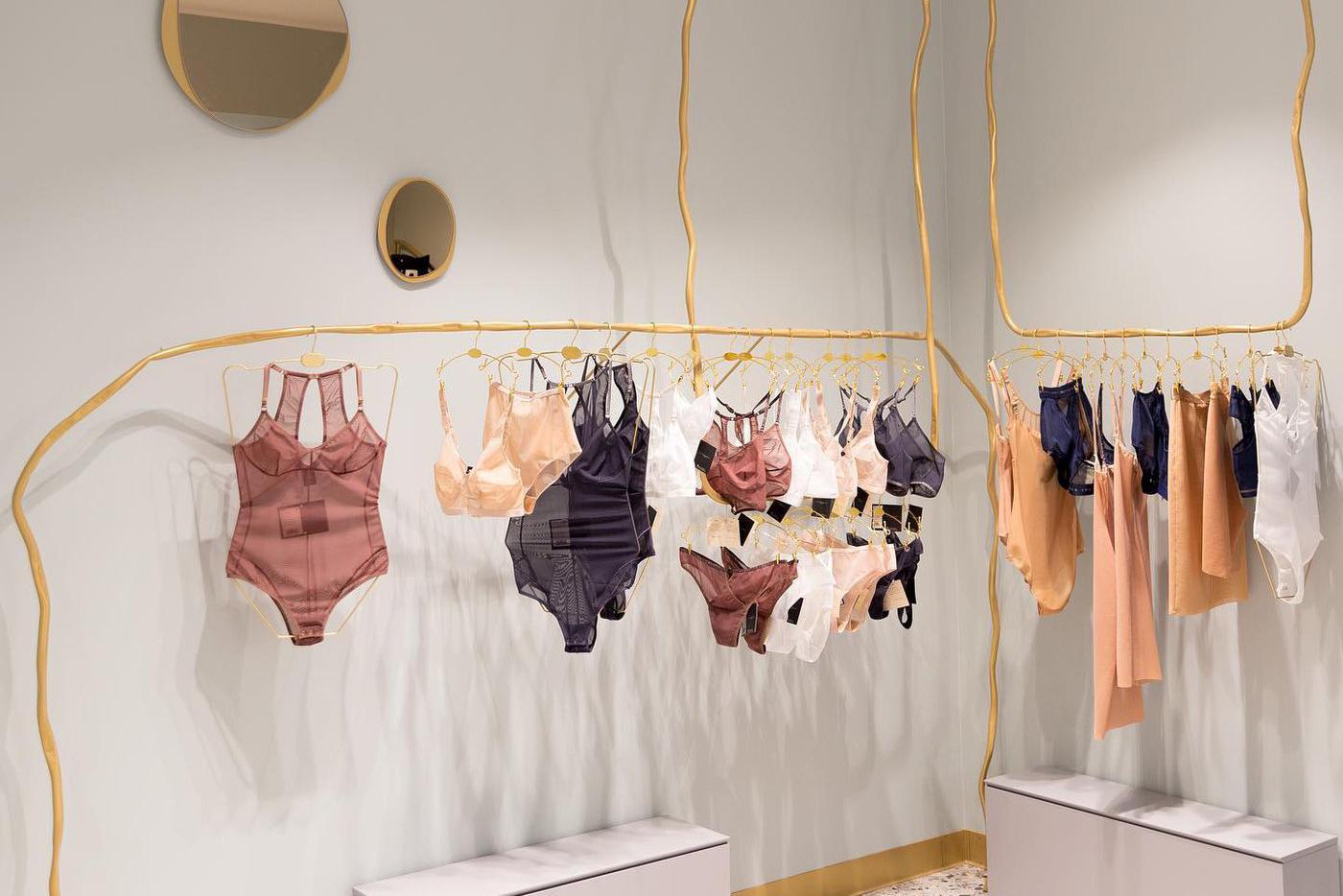 Покупатели бренда ценят сочетание комфорта и красоты.