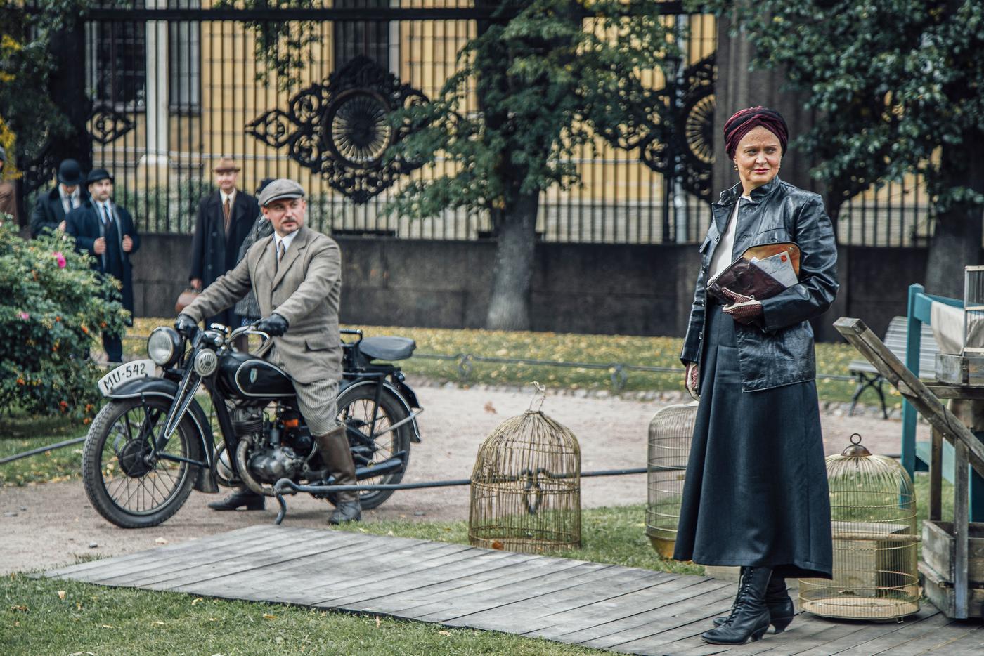 Анне Михалковой досталась роль шпионки.