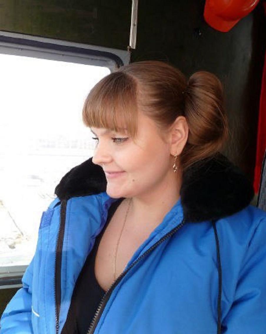 "У меня были краны Катюша, Дуглас и Старушка". Крановщица строит здания в Самаре и кайфует от профессии