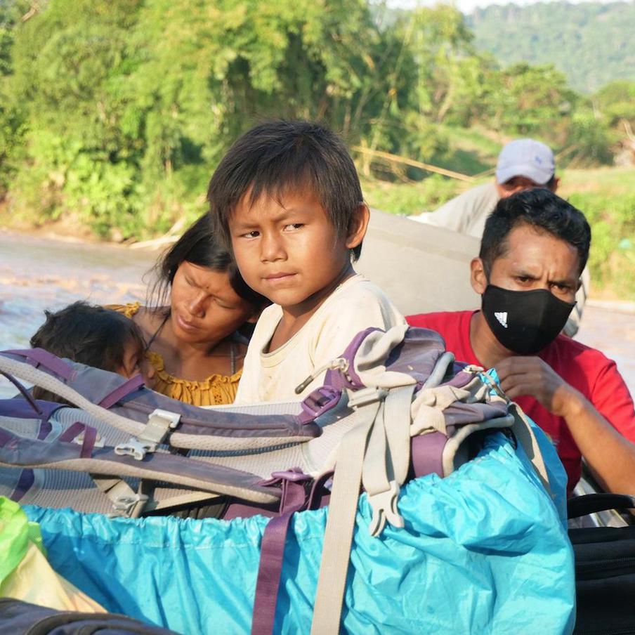 Жители деревни.