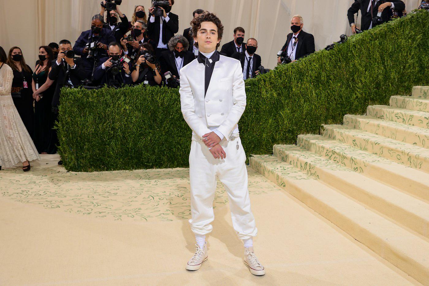 Тимоти Шаламе на Met Gala в 2021 году.