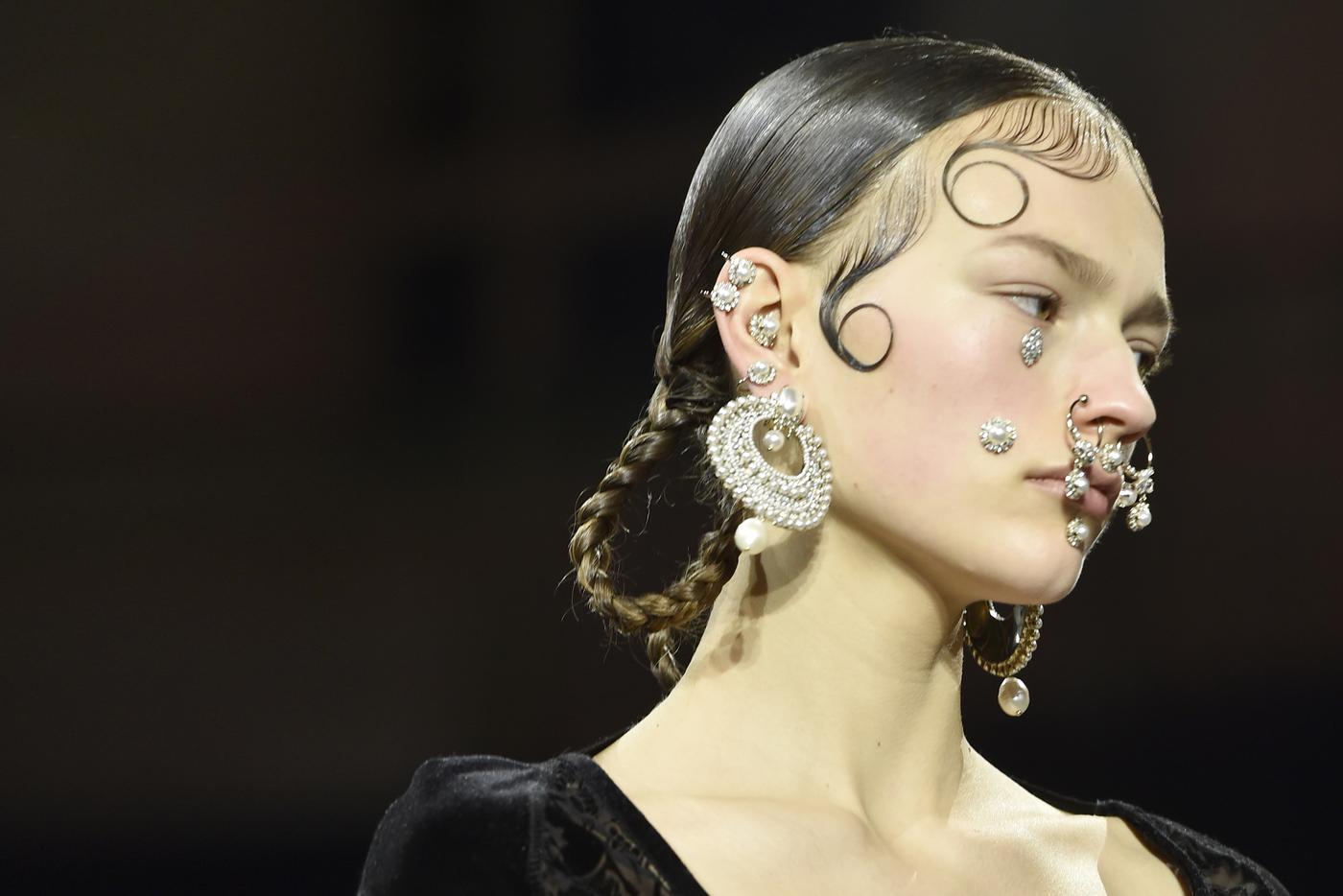 Макияж на показе коллекции Givenchy осень-зима 2015/2016.