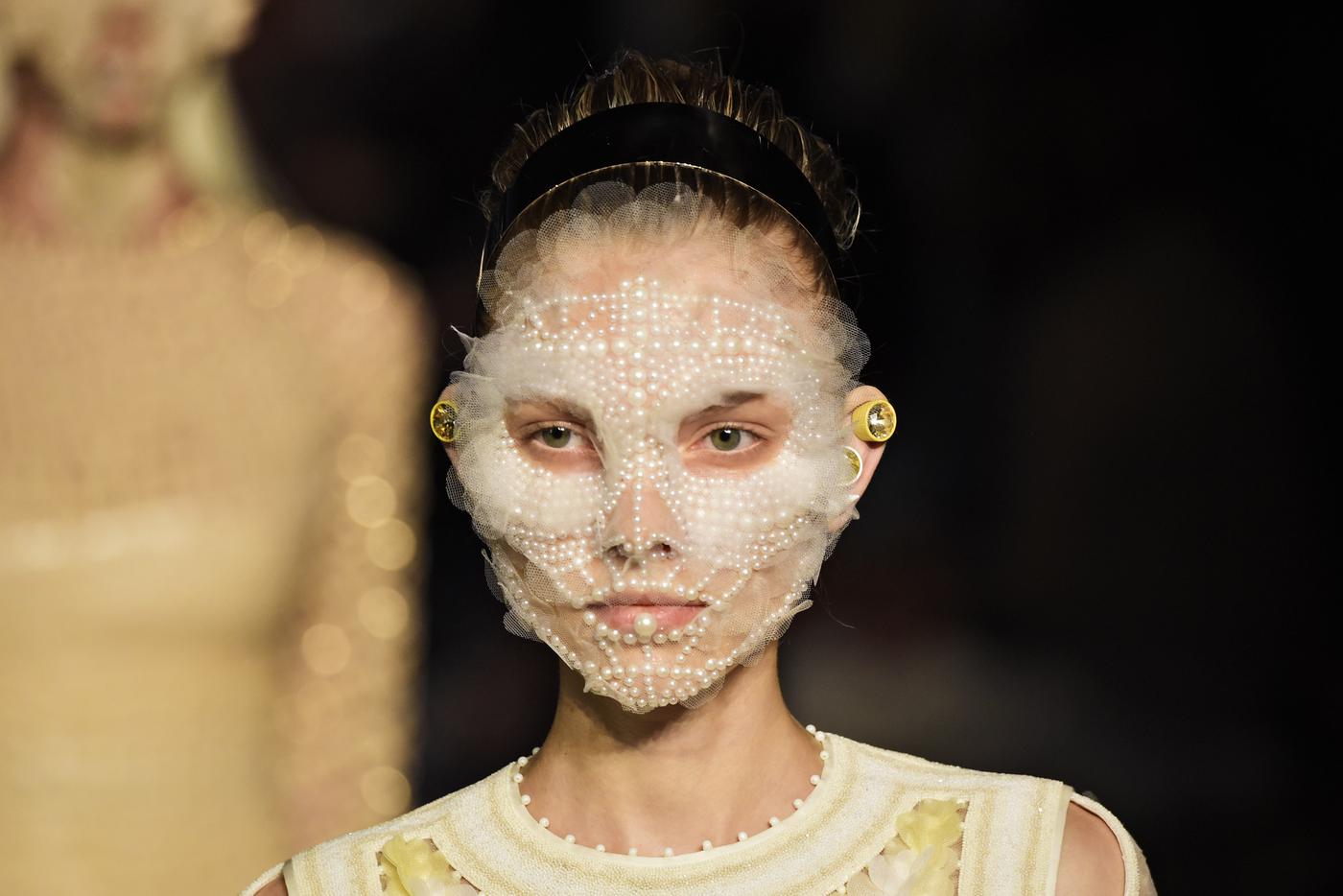 Макияж на показе коллекции Givenchy весна-лето 2016.