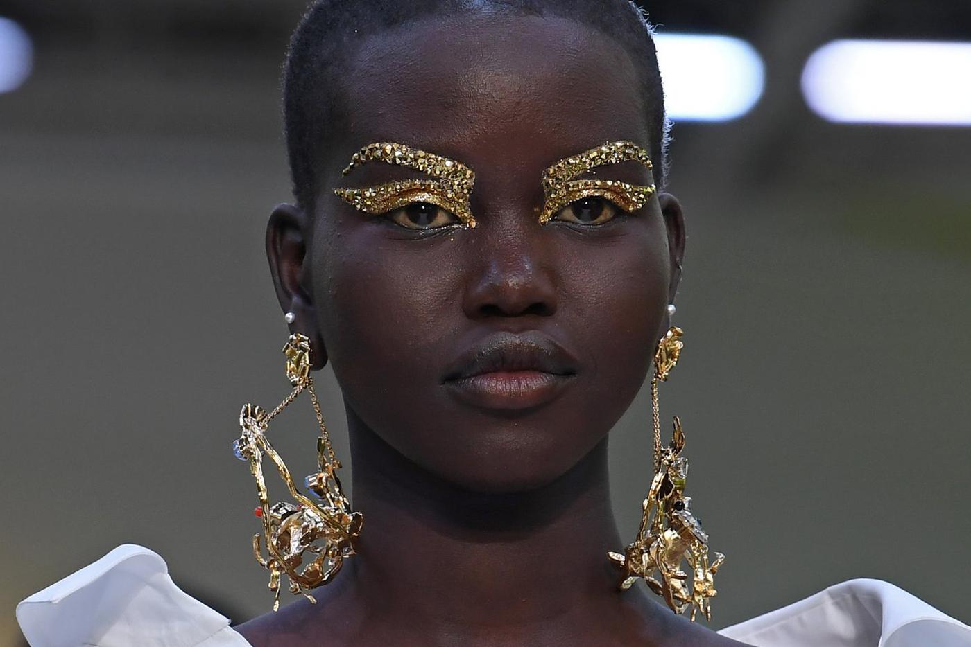 Макияж на показе коллекции Valentino весна-лето 2020.