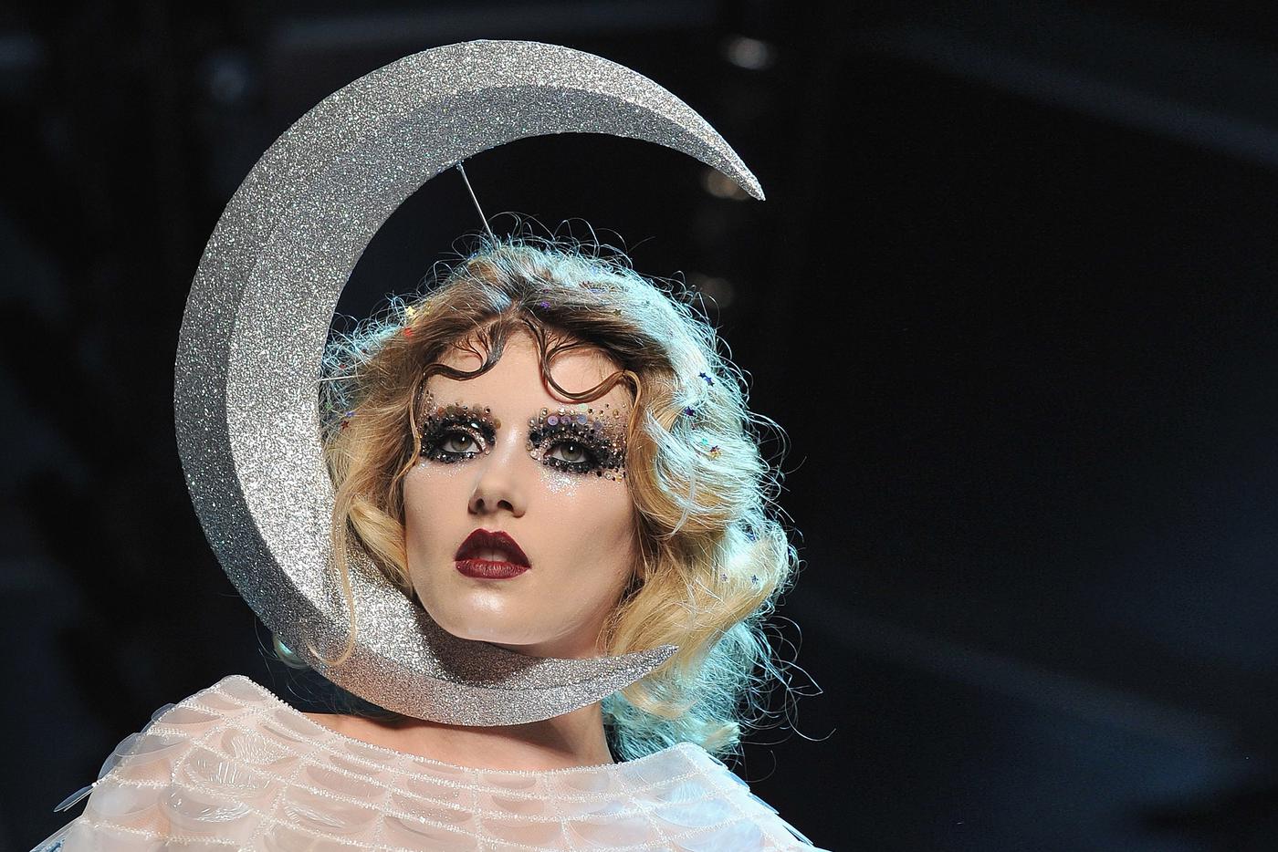 Макияж на показе коллекции Christian Dior Haute Couture осень-зима – 2011/2012.