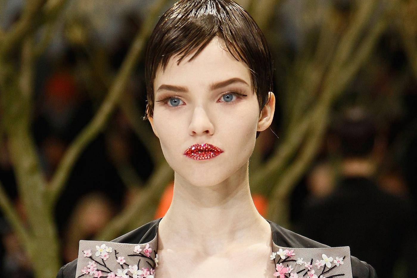 Макияж на показе коллекции Christian Dior Haute Couture весна-лето 2013.