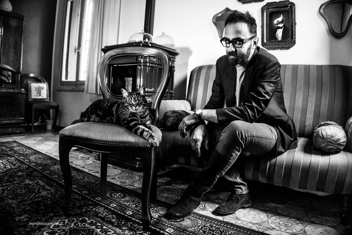 Кот в исполнении Марианны Зампьери.