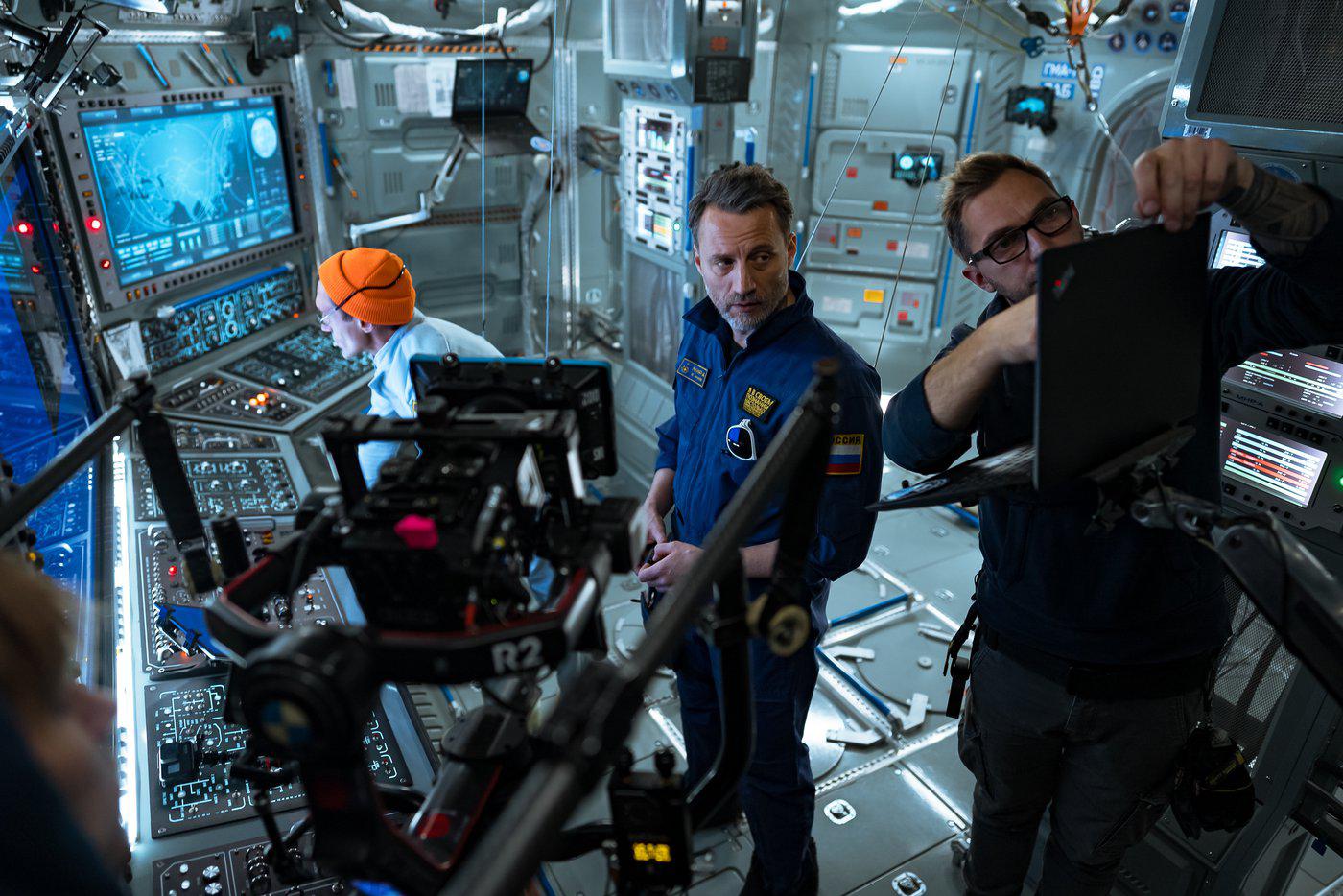 Кадры со съёмок.