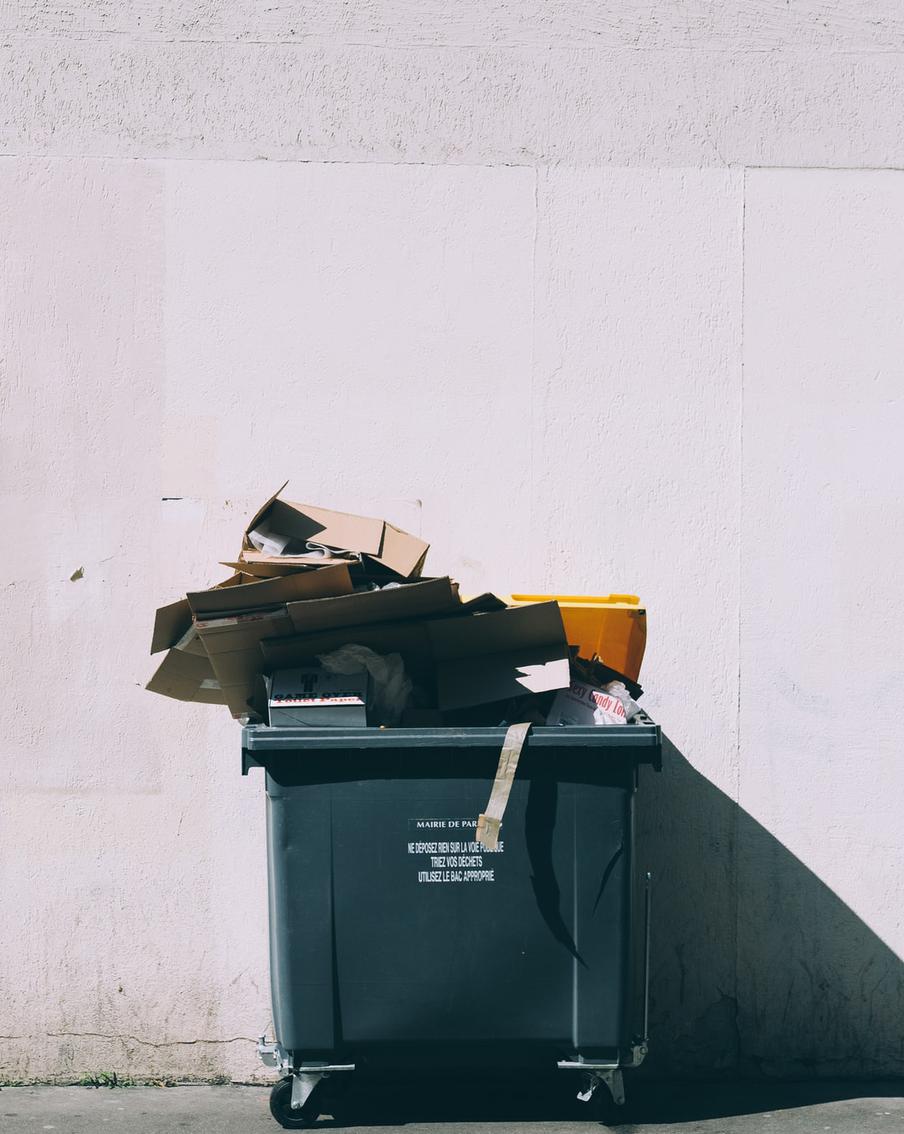 Не доставайся же ты никому. Почему бренды уничтожают свою продукцию