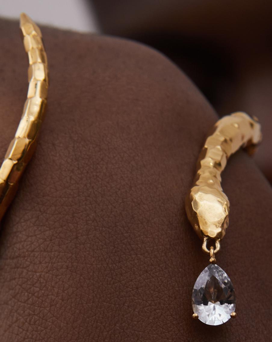 Украшения в виде змей становятся трендом. Вспоминаем самые яркие коллекции сезона