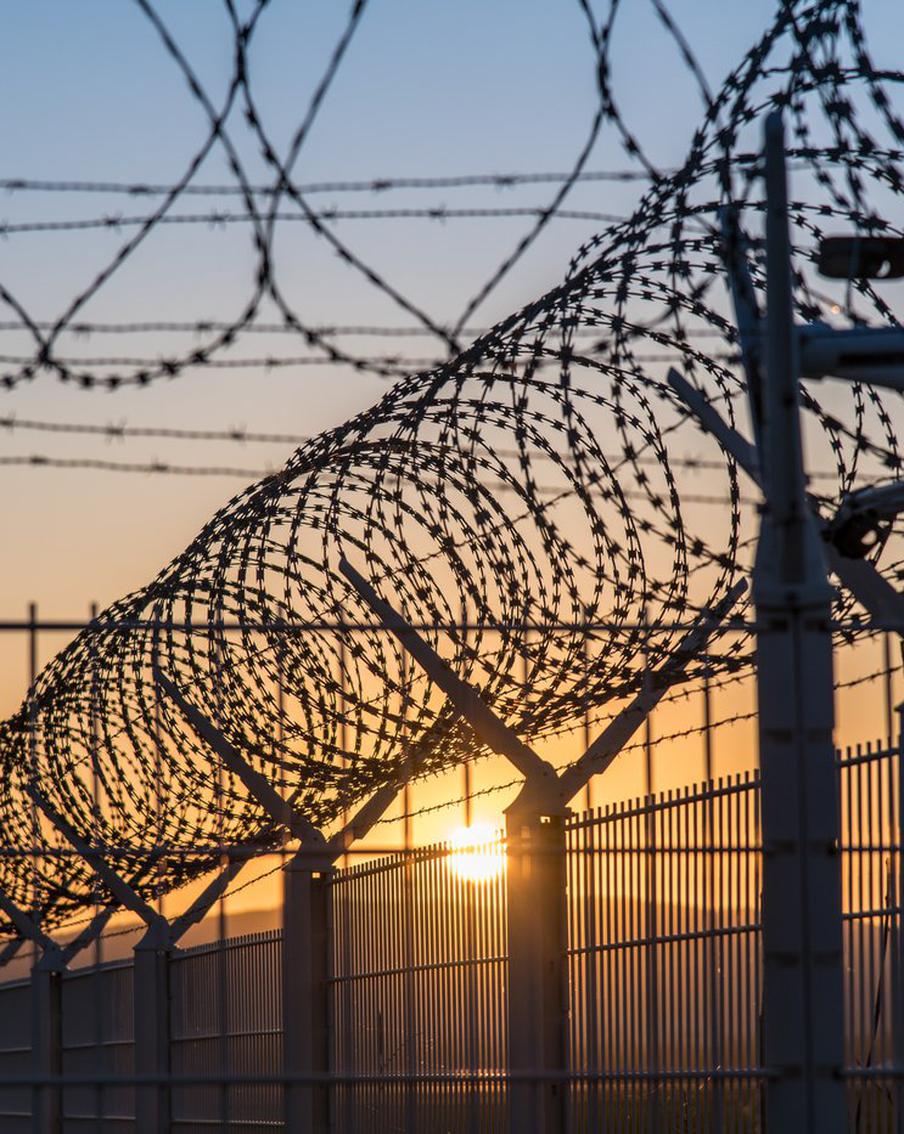 Варшава спрячется от мигрантов за "великой польской стеной"