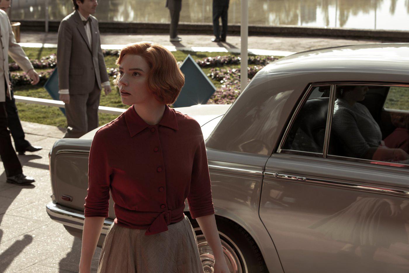 Кадр из сериала "Ход королевы".