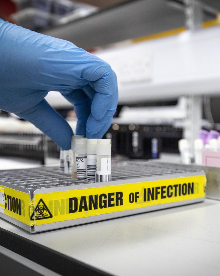 Учёный назвал отличие нового штамма коронавируcа от дельты и раскрыл основные причины для беспокойства