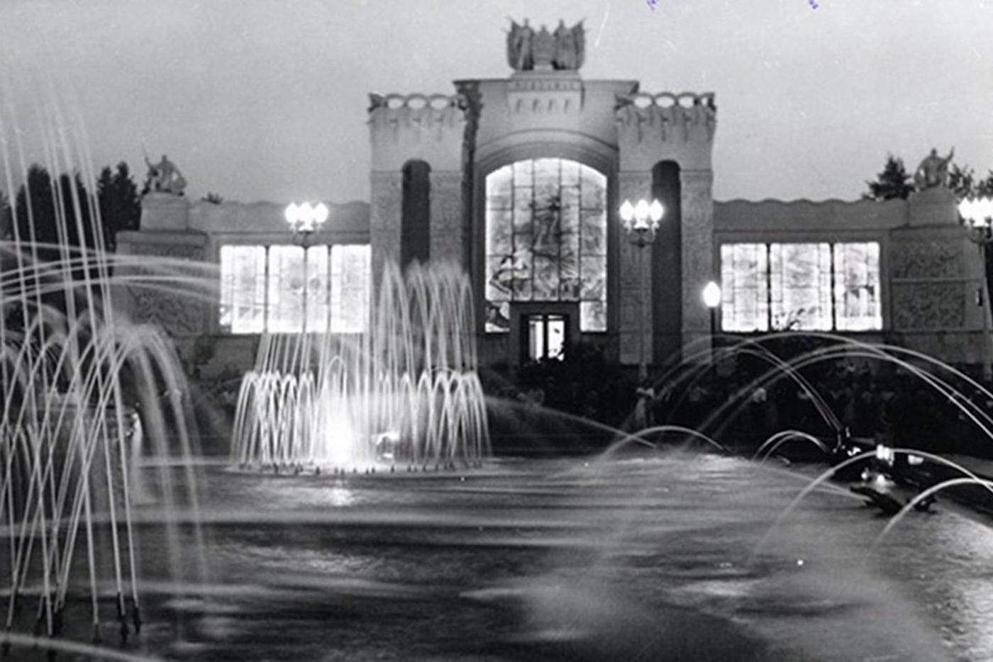 15-й павильон ВСХВ в июле 1954 г.