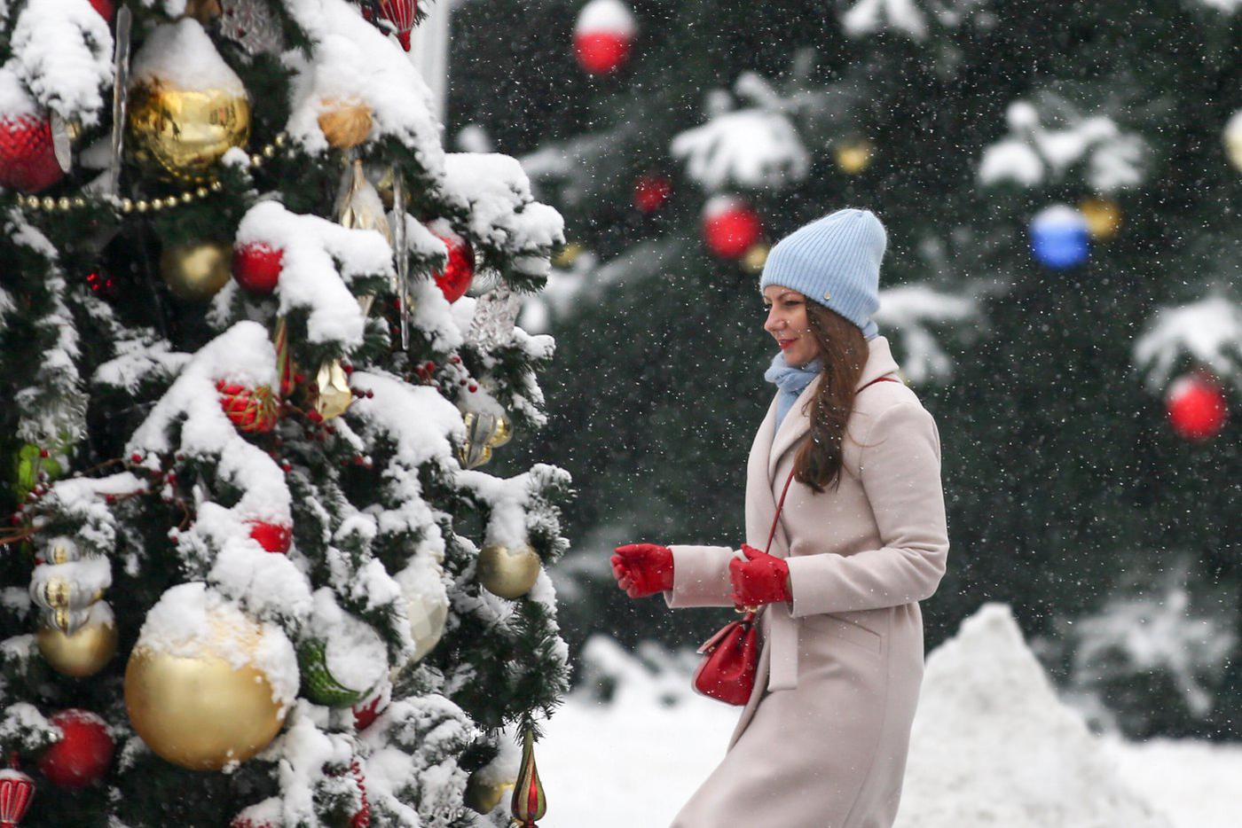 Снежная погода в Москве.