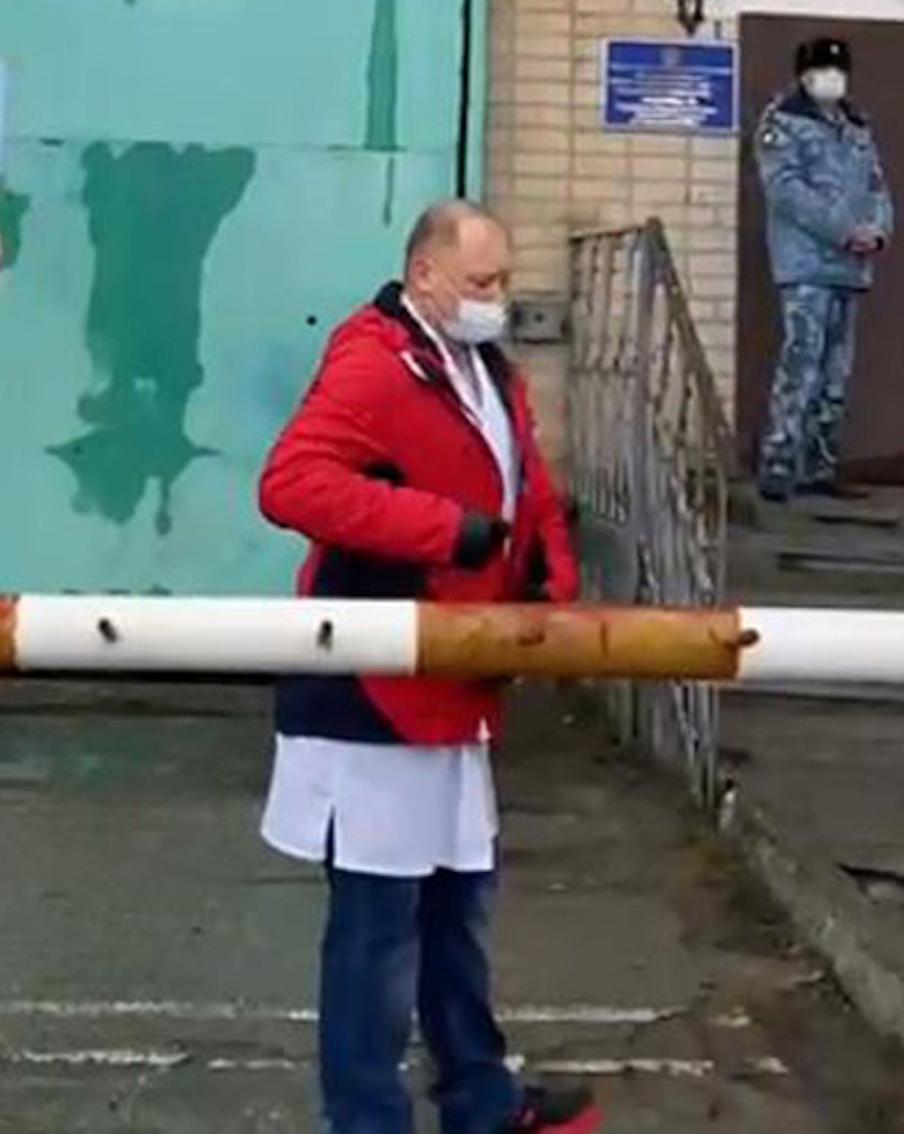 Главой "пыточной" больницы ФСИН в Саратове стал военный врач