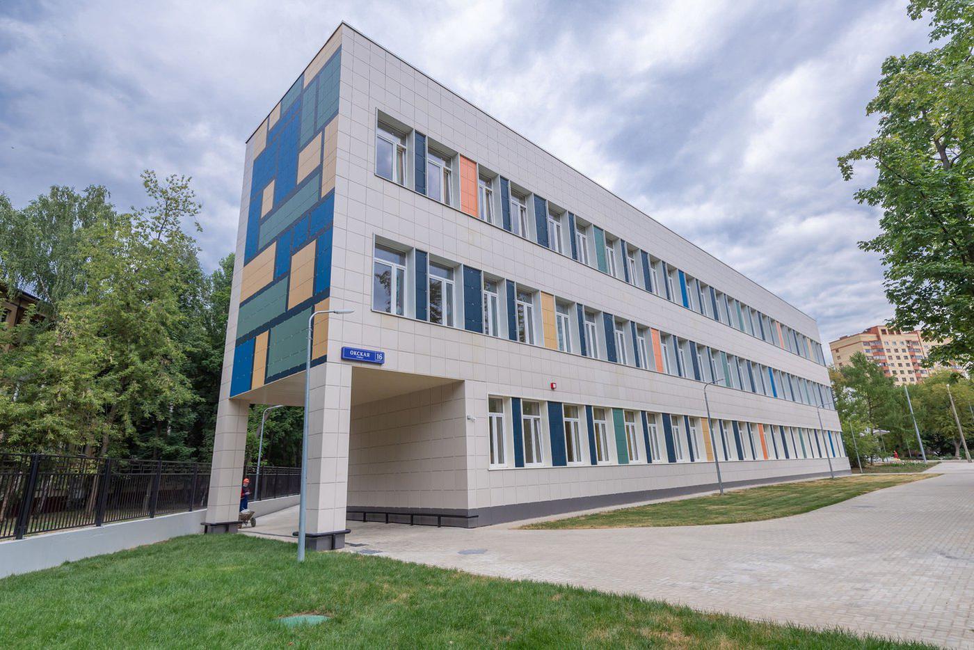 Владимир Ефимов: Город получит по договорам участия 15 детских садов и школ