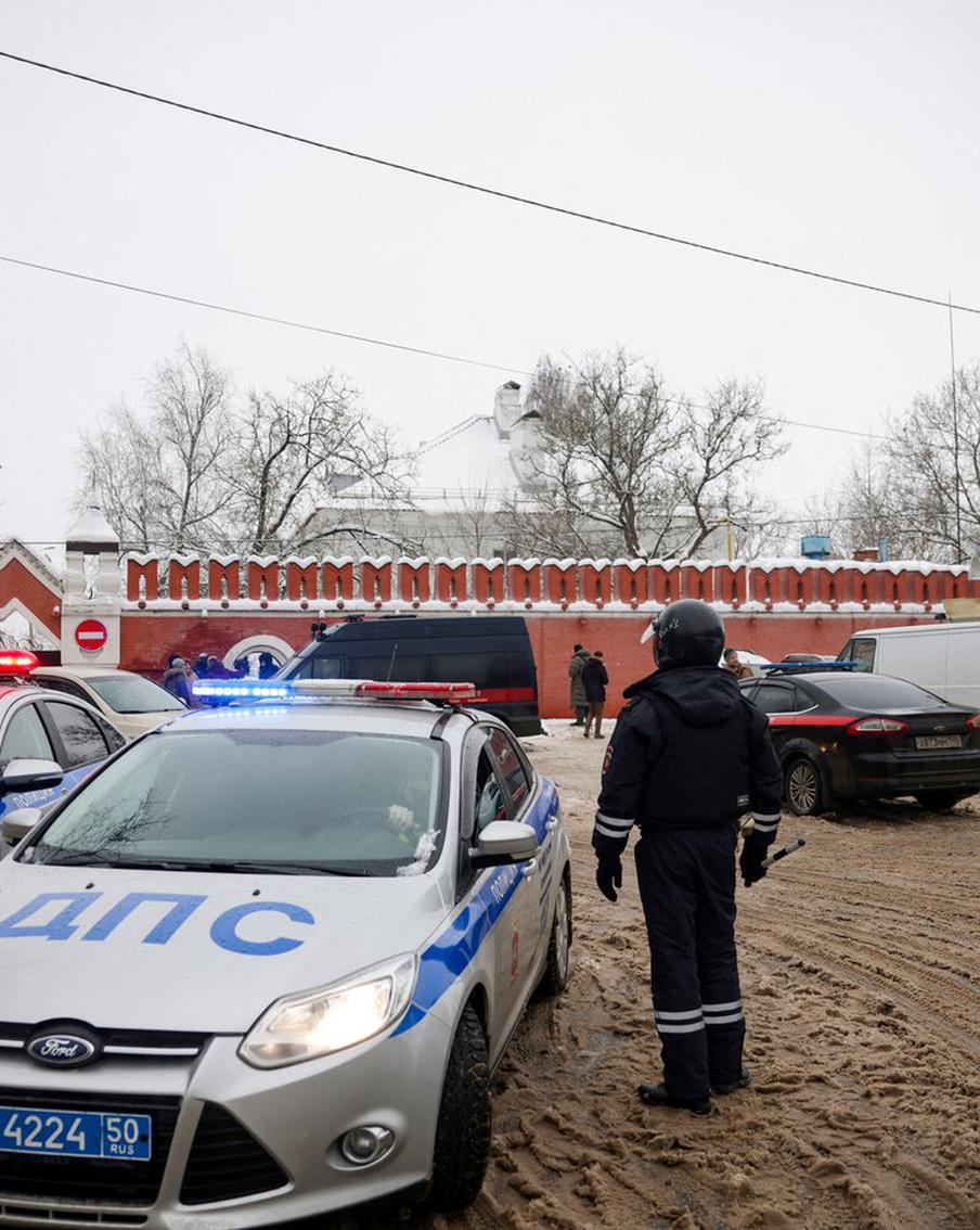 Почему подростки решают свои проблемы с помощью насилия. Выяснили у экспертов, что стоит за трагедией в Серпухове