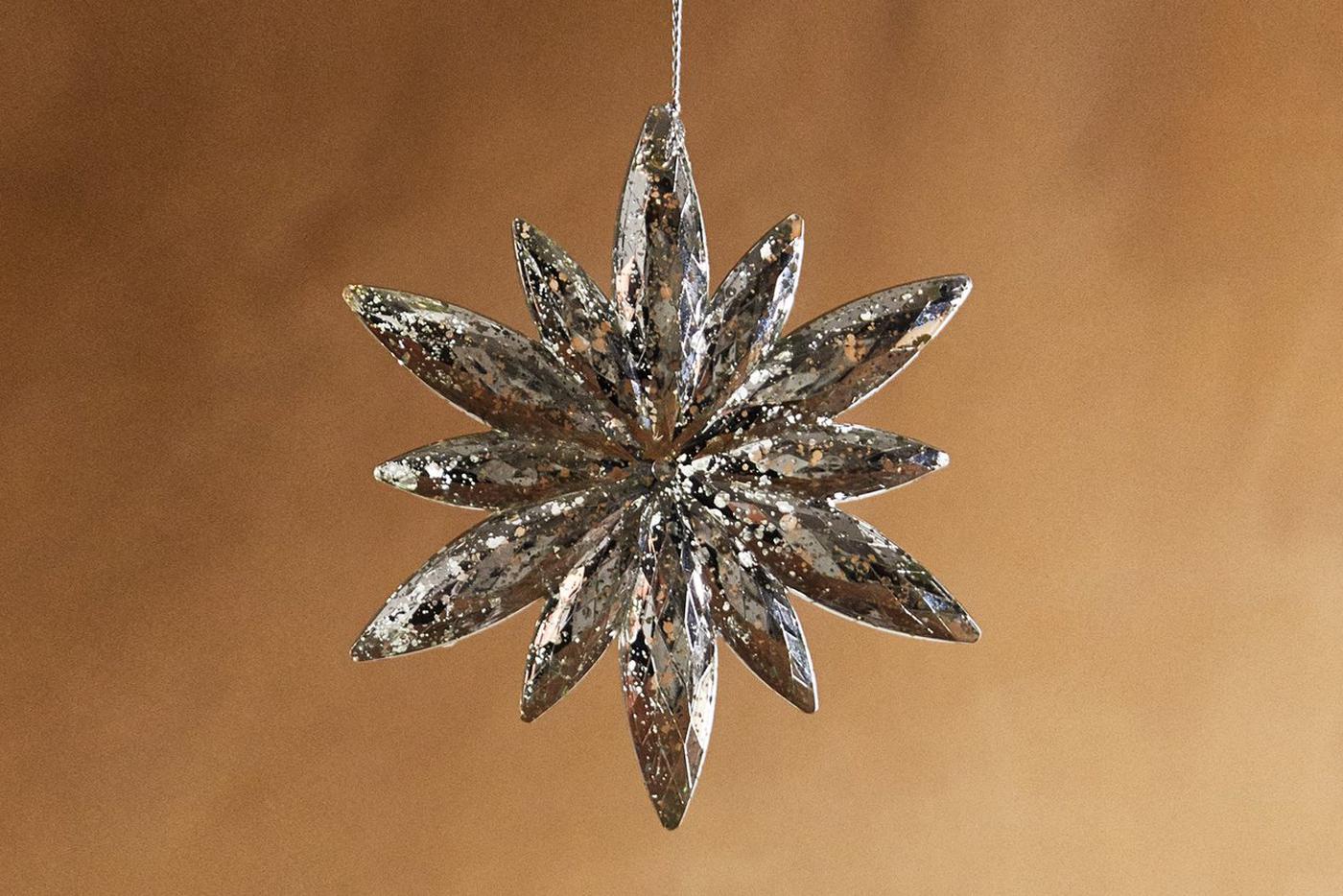 Ёлочное украшение Zara Home (1199 руб.).