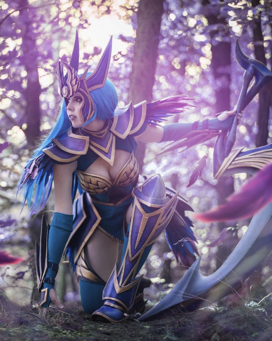 Тёмная валькирия Диана из League of Legends.