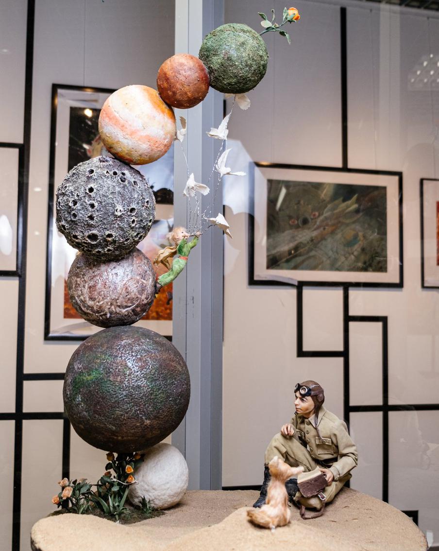 На выставке кукол в музее космонавтики узнали, зачем астронавты берут в полёт детские фигурки