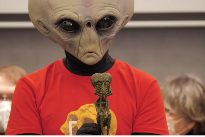 Вруническая академия раздала свои призы. За достижения в области лженауки наградили Андрея Курпатова