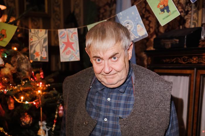 "Мальчик заперся в туалете и играл мне оттуда на скрипке". Юрий Стоянов рассказал, как был Дедом Морозом и чем занимается на праздники