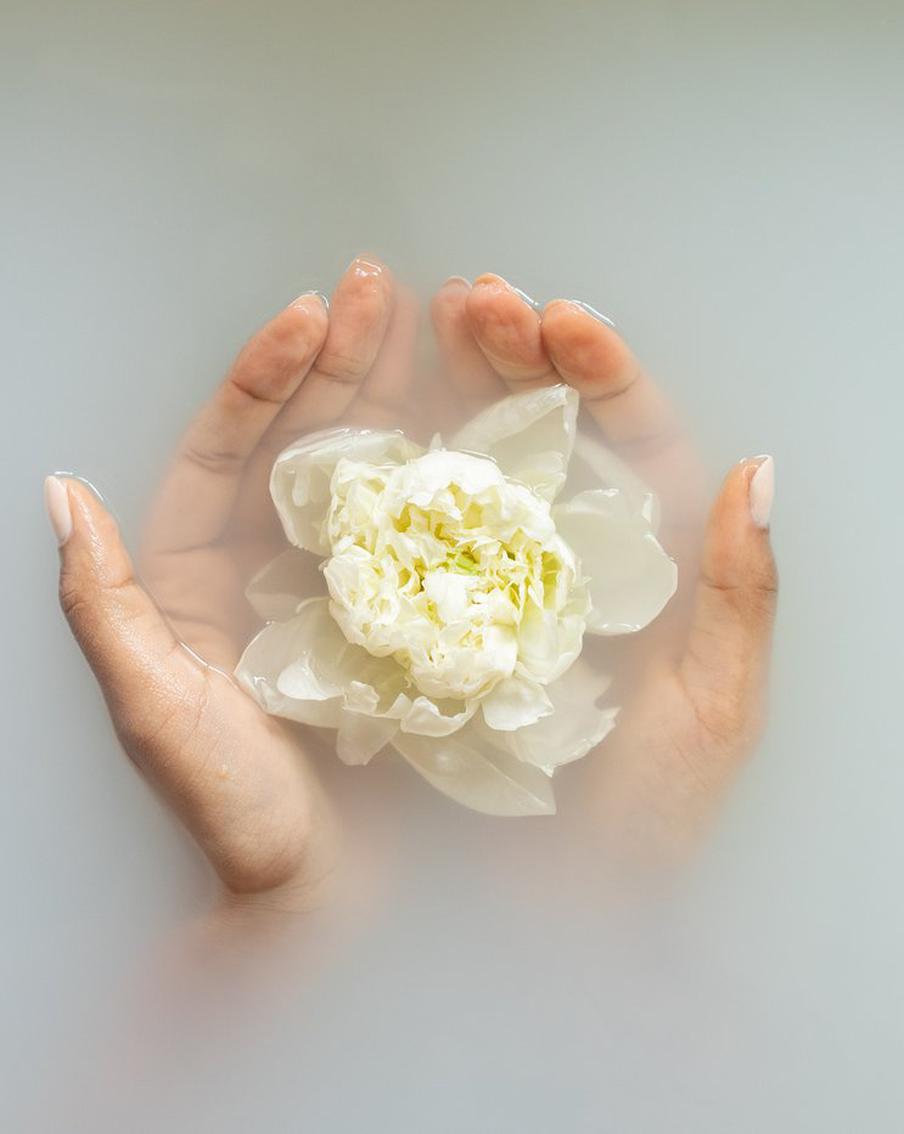 Спасаем руки от холода и антисептиков: советы косметолога-дерматолога