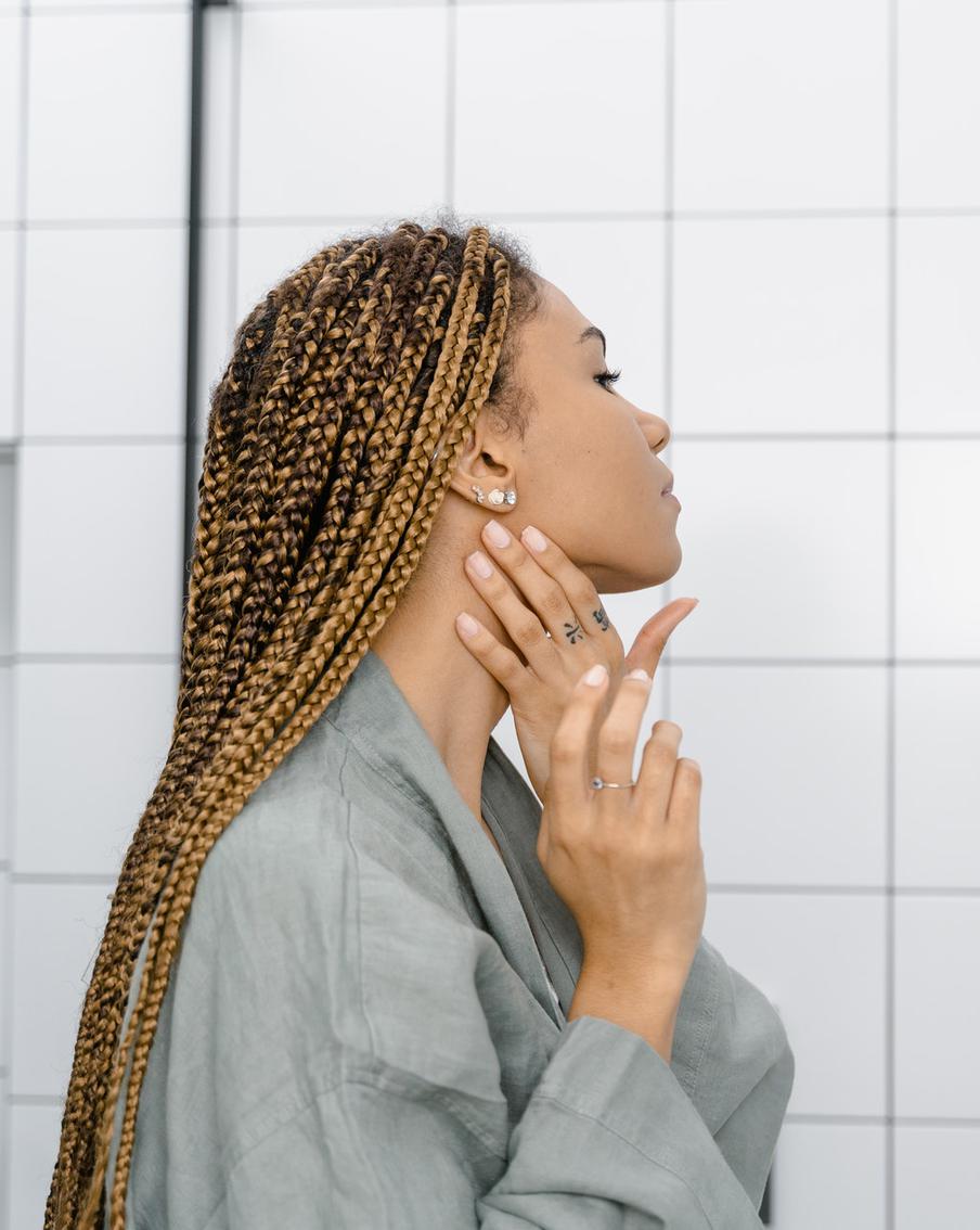 Фейспластика в домашних условиях: боремся с утренними отёками и припухлостями