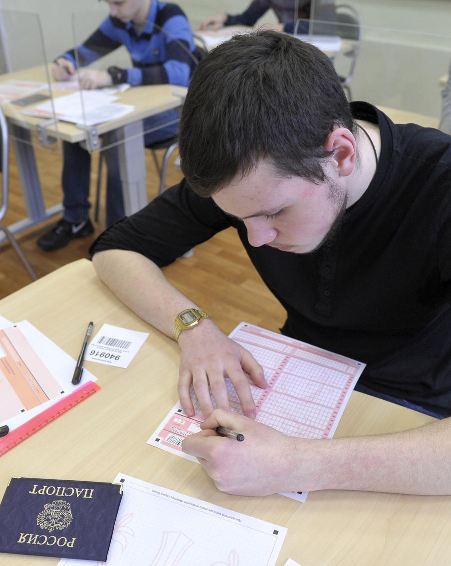 Качество высшего образования упало или число бюджетных мест увеличилось: разбираемся с экспертами, почему снизился средний проходной балл ЕГЭ