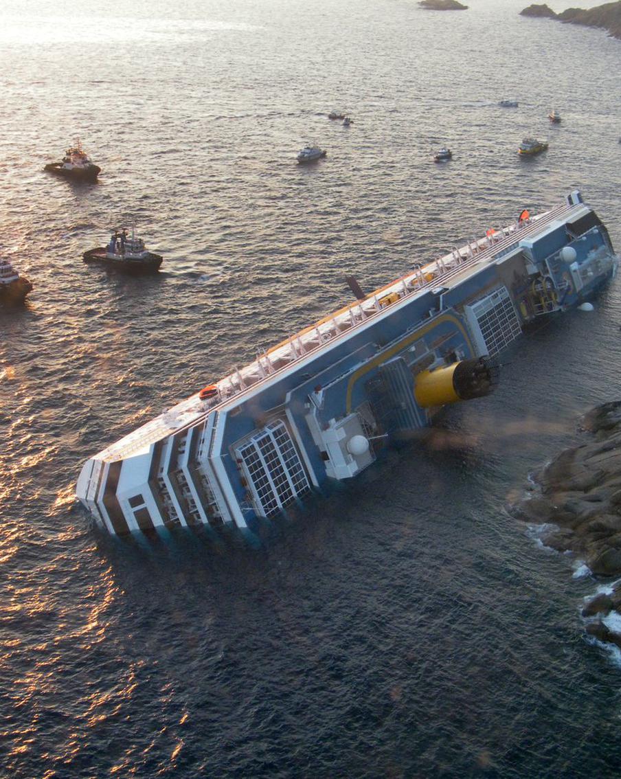 10 лет назад затонул круизный лайнер Costa Concordia: откровения российских пассажиров и хроника событий