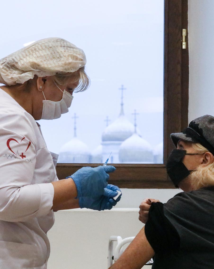 Врач Андрей Крюков поделился рекомендациями относительно лечения симптомов "омикрона"