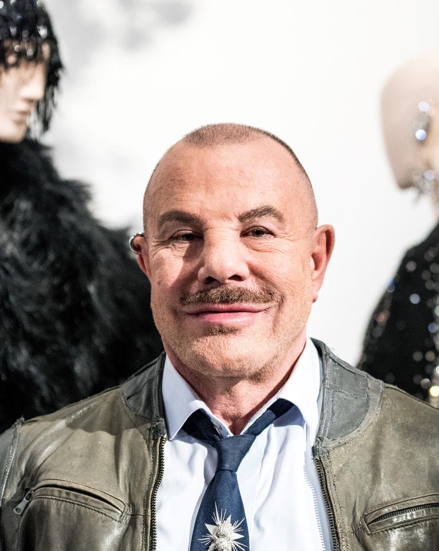 Ушёл из жизни модельер Тьерри Мюглер. Вспоминаем главные события из жизни культового дизайнера