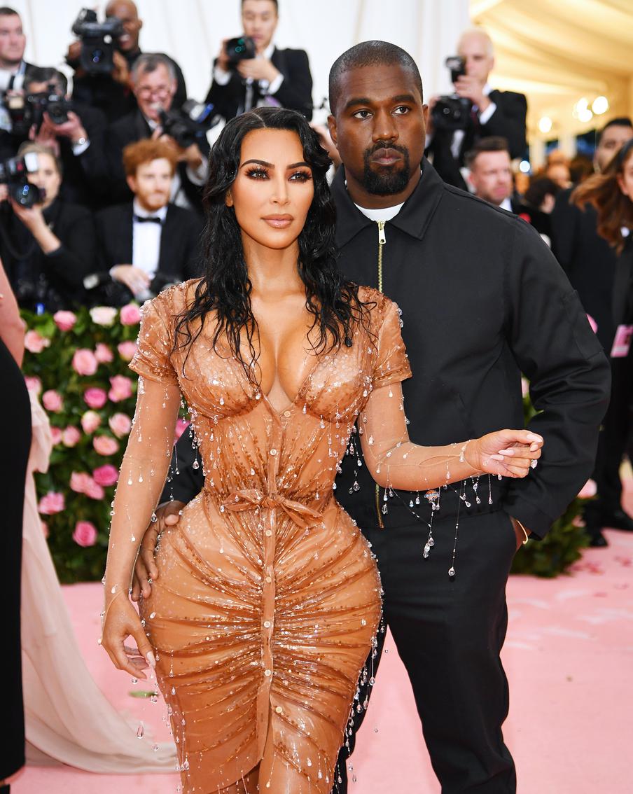 Ким Кардашьян в "мокром" платье Mugler на Met Gala 2019.
