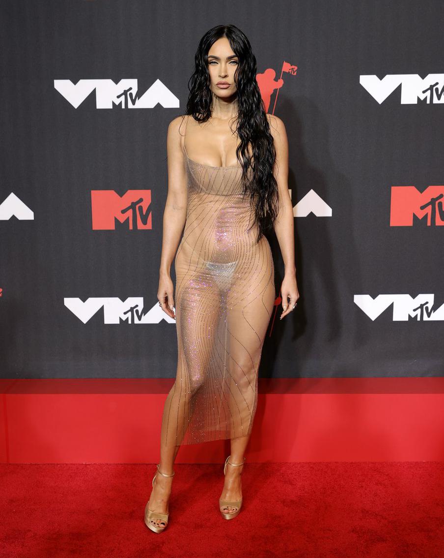 Меган Фокс в платье Mugler на MTV Video Music Awards 2021.