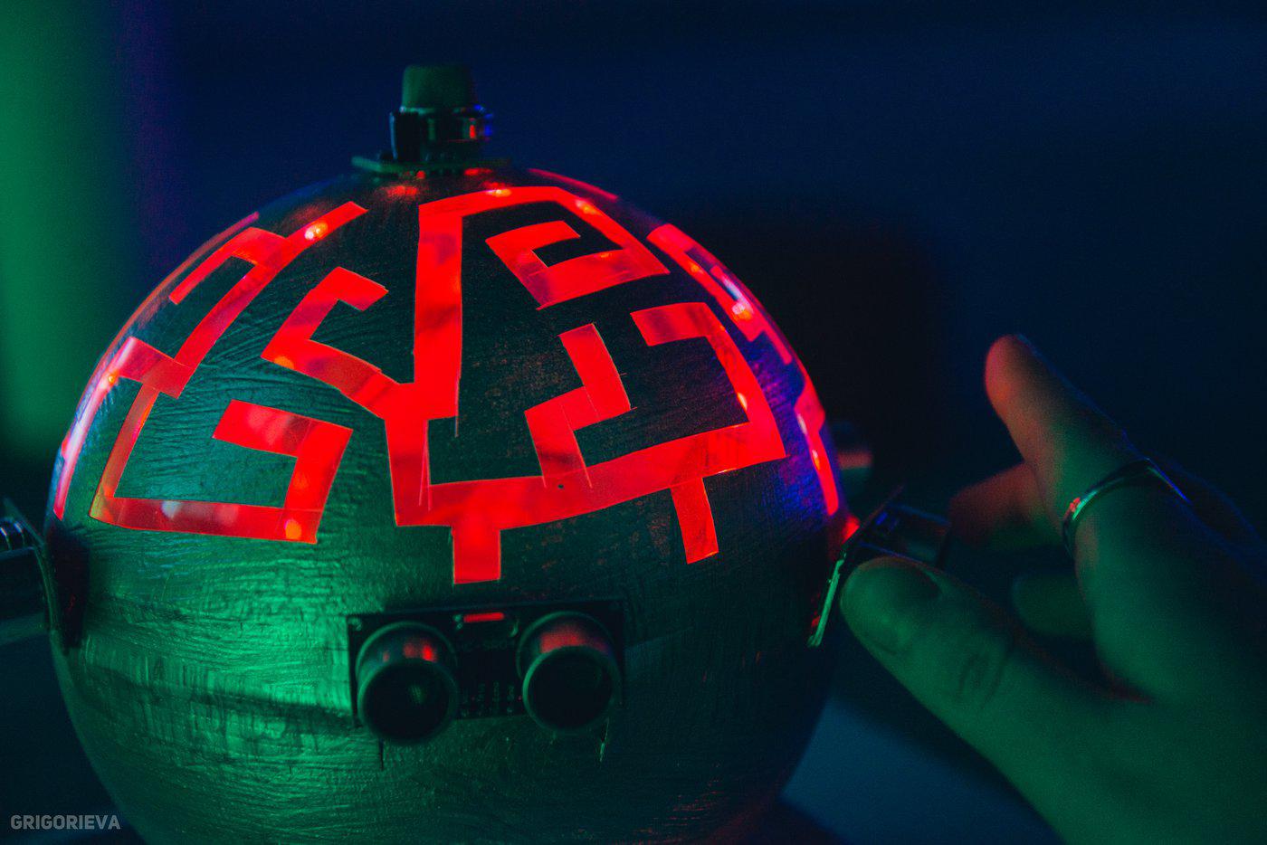 Студенты серьёзно подготовились к демонстрации "Технологического искусства".