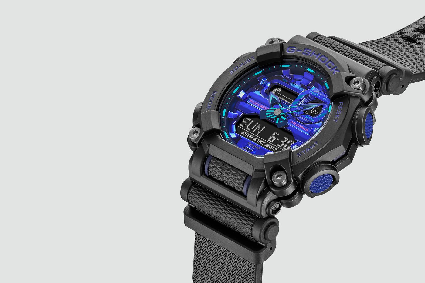 Casio G-Shock перевыпустили три модели часов в новом оттенке оттенке Virtual Blue.