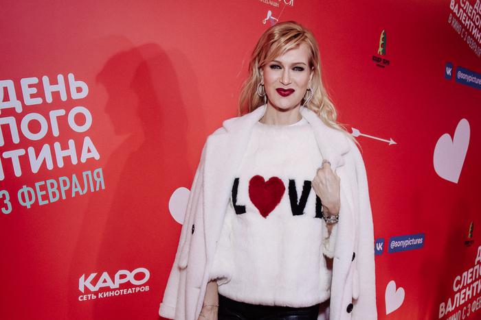 Олеся Судзиловская заполнила анкету Metro, рассказав про первую любовь и смешные комплименты