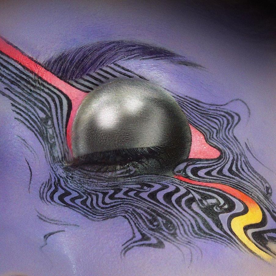 Так Люсия изобразила испровизированный ток.