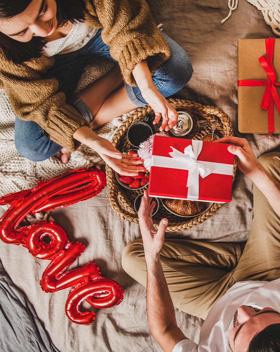 Лучший подарок на День всех влюблённых – тот, что выбран с вниманием к своей половинке