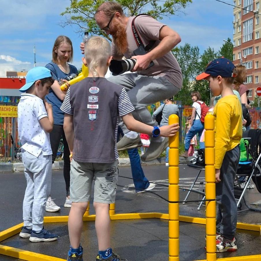 В резиночку прыгают все