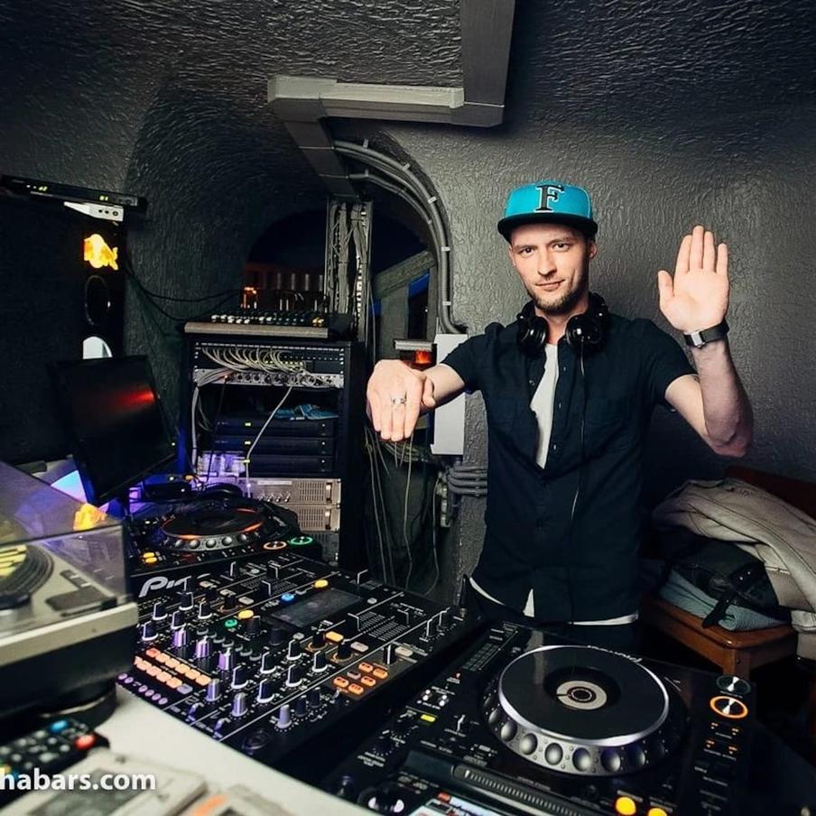 Участник проекта Александр Птицын, приглашенный dj выставок Moscow Expo Center