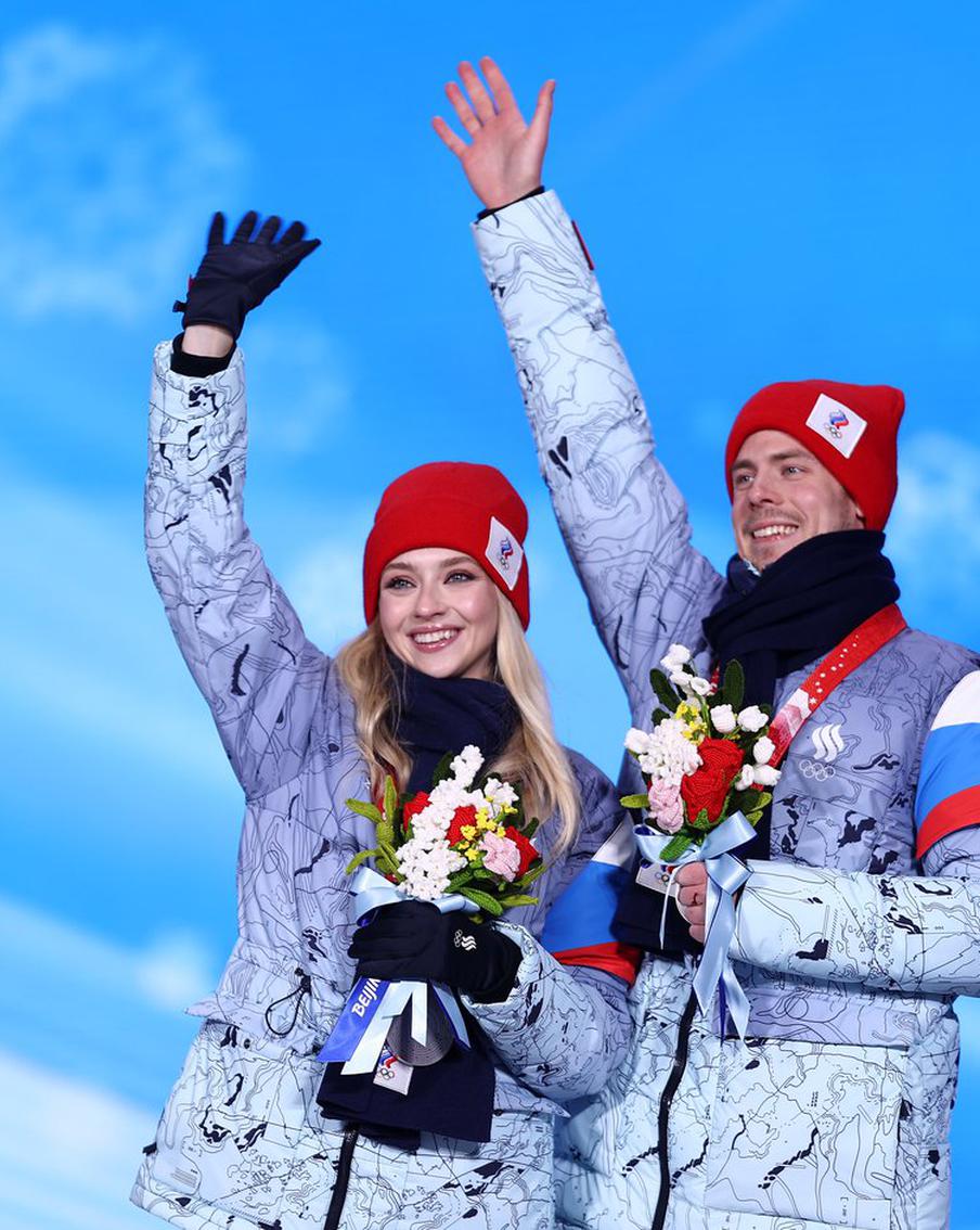 Российские фигуристы натанцевали медали, а суд отпустил Валиеву с миром