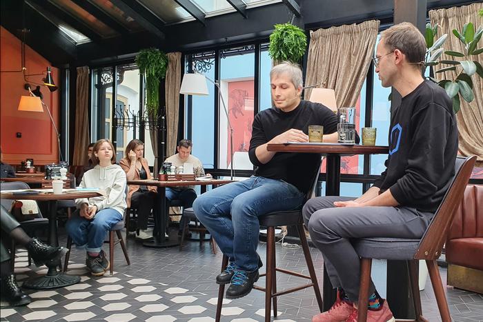 Есть и умнеть. Политех перенёс разговоры о науке из лектория в ресторан