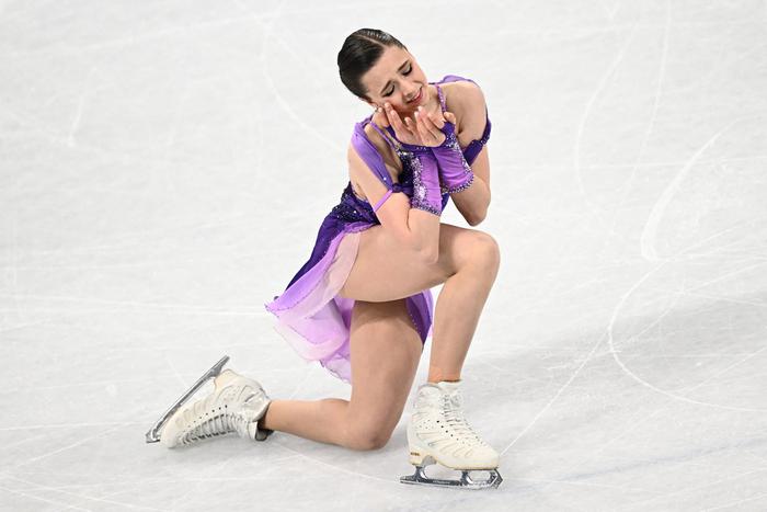 Валиева победила в короткой, Латыпов упустил золото: что происходило на Олимпиаде в Пекине 15 февраля