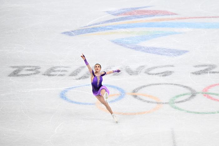 Фигуритски и конькобежки собрались радовать российских болельщиков