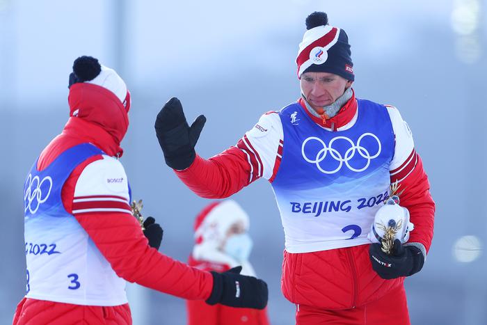 Александр Большунов подарил стране золото, а фигуристы Тарасова и Морозов – серебро