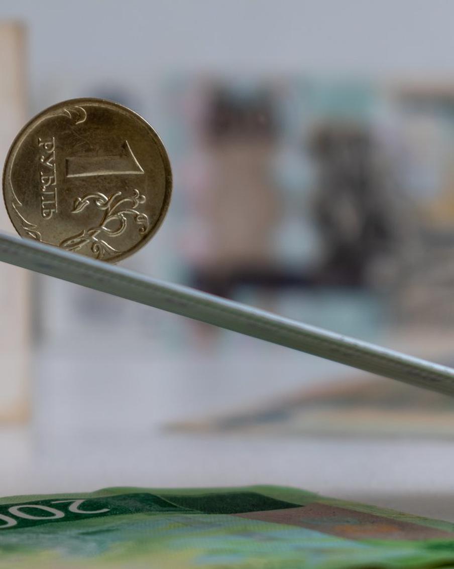 Что делать с личными накоплениями под влиянием политической ситуации. Слушаем советы финансовых экспертов