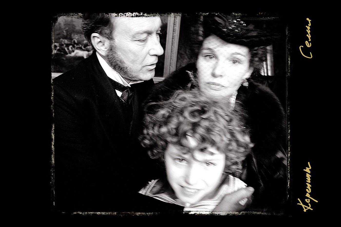 На выставке много работ, на которых запечатлены мгновения киношной жизни мастера.