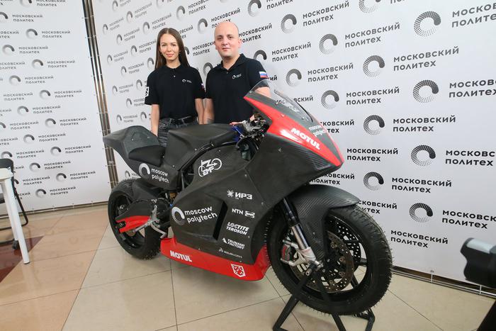 Корпус из углеволокна и титановые шипы: в Московском политехе презентовали электробайк